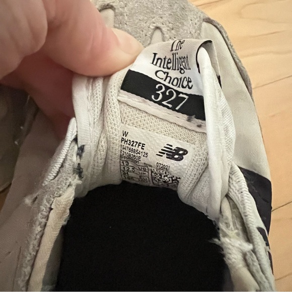 New Balance 327 Kid US13 - Picture 8 of 9